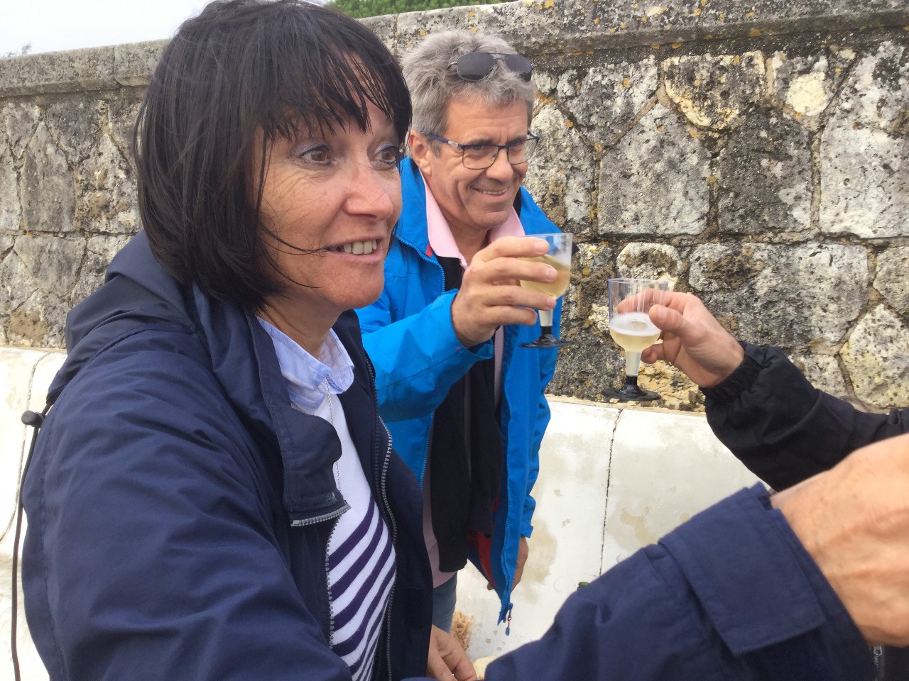 apéro pour les 30 ans de mariage de nos coachs au bord de plage à la Rochelle